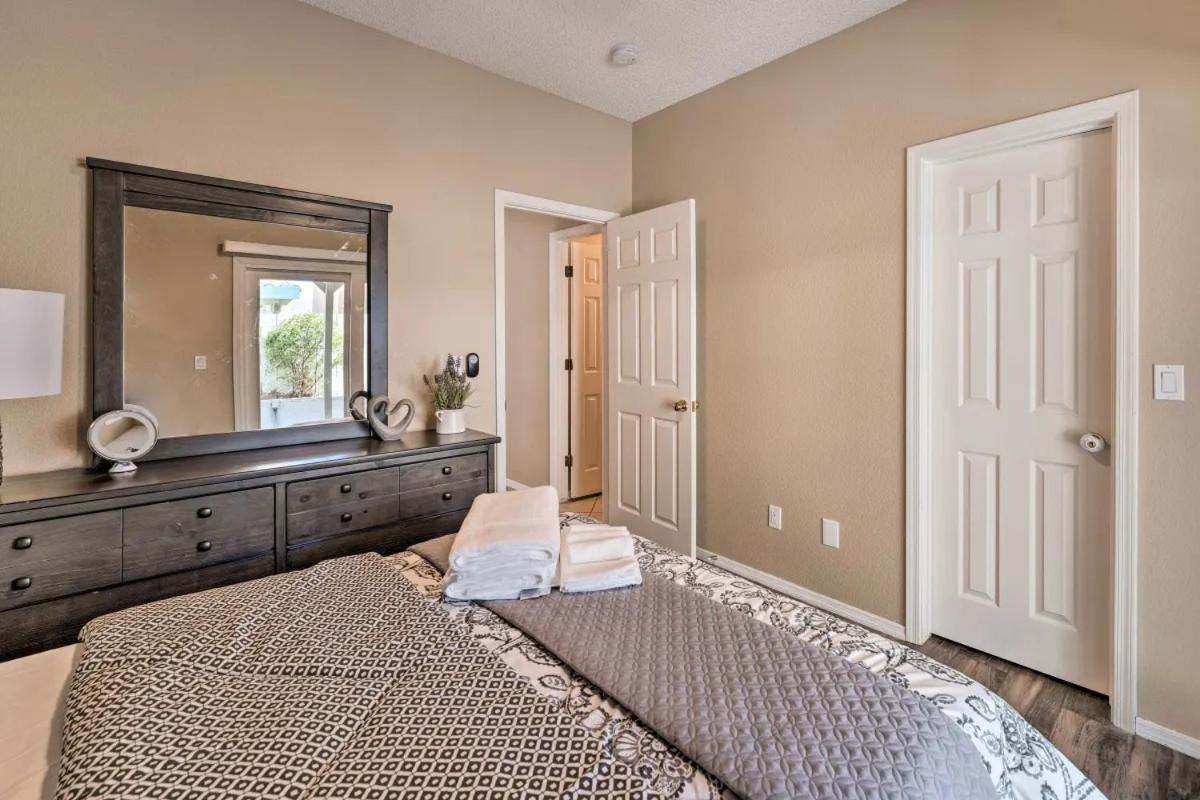 A Beautiful House With Hot Tub, Grill & Games! Vila Las Vegas Exterior foto